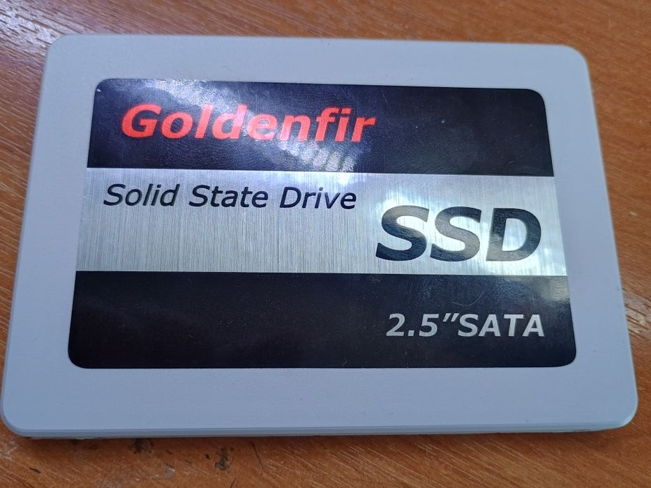 Продаётся ссд  512 гб Goldenfir