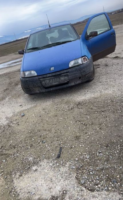 Vand fist punto pentru dezmembrari sau fier vechi