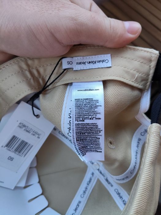 Calvin Klein Jeans șapcă unisex bej cu logo mic brodat marime OS noua originala