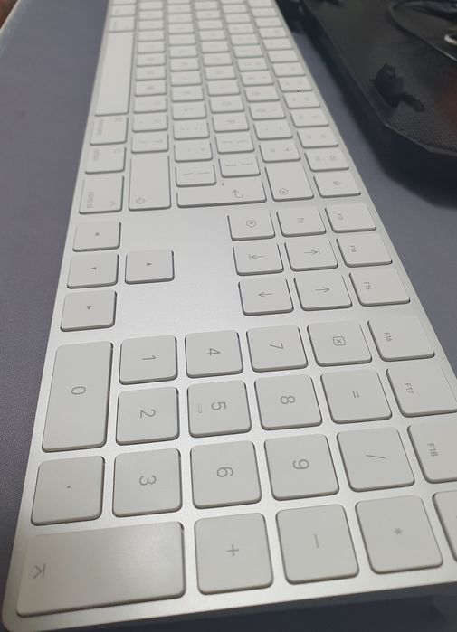 Magic keyboard with numeric keypad