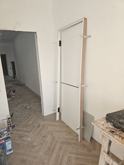 Устанопка двер . Есік орнату