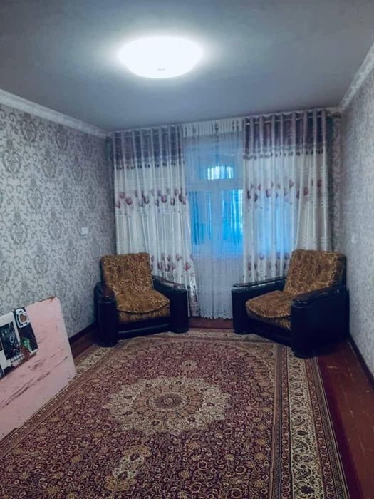 Продаётся 3 комнатная квартира состояние  хорошее 1 мкр 4 этаж  без ма