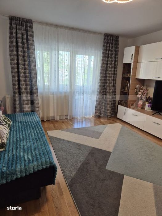 Apartament 4 camere, 80 mp, 2 balcoane, renovat, zona Manastur
