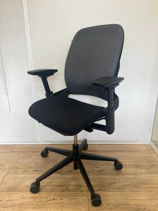 Refurbished Steelcase Lamia