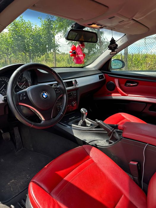Vând BMW 320i E92