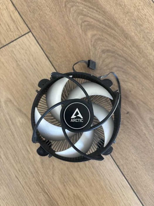 Lot 4 coolere CPU: AMD Wraith Stealth, AMD stock, Arctic Alpine 12 ...
