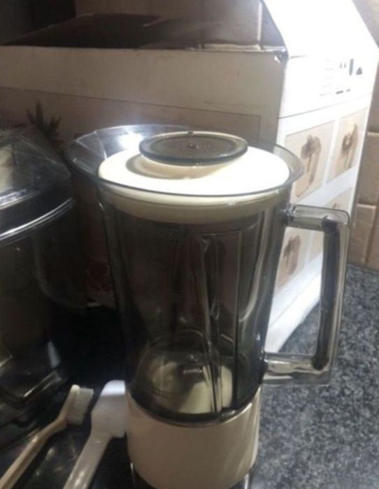 Сокоизтисквачка/кухненски робот/Сифон за газирани напитки