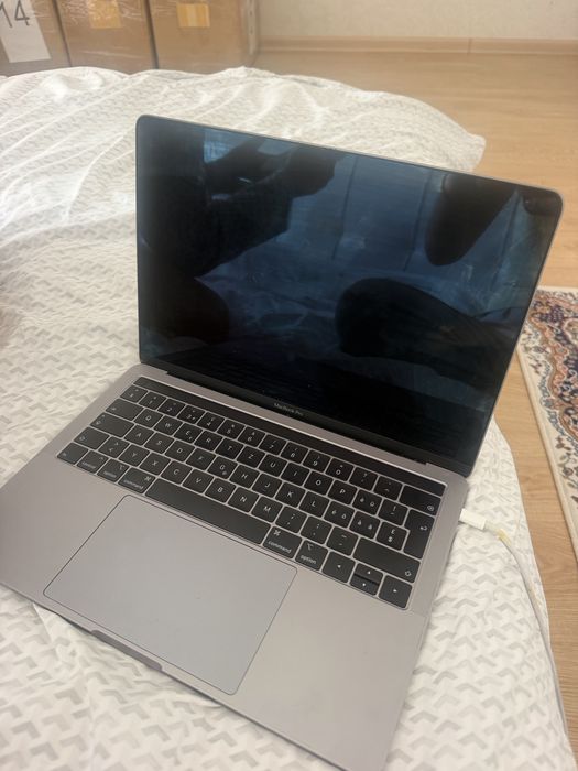 Продам macbook pro apple