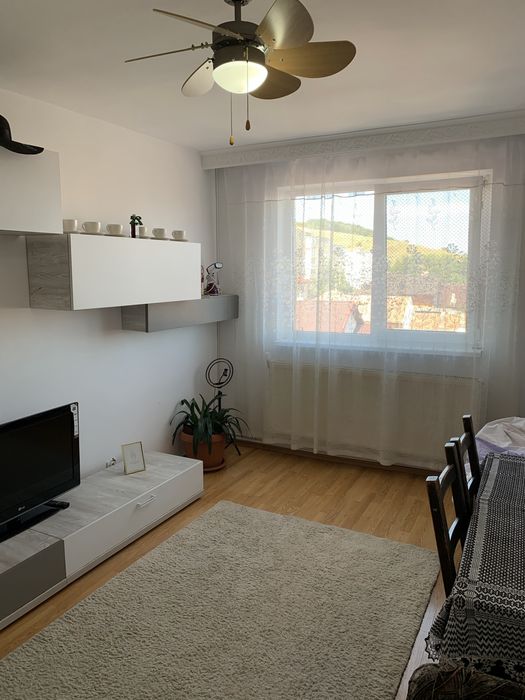 Inchiriez apartament 2 camere