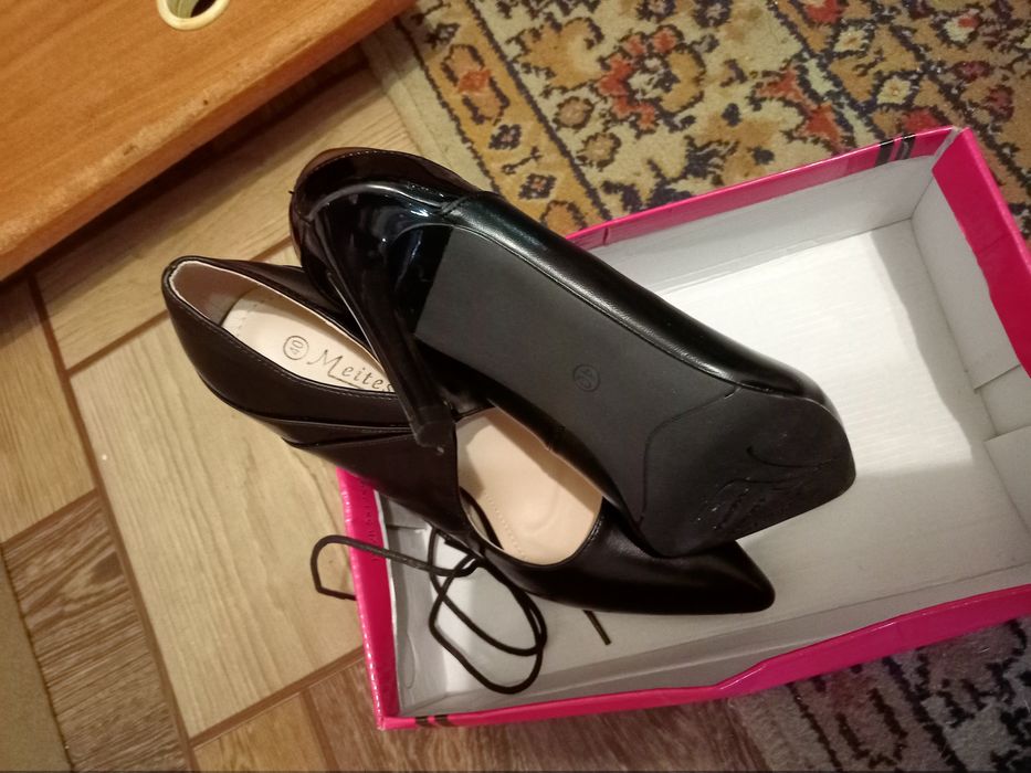 Туфли размер 39-40 новые