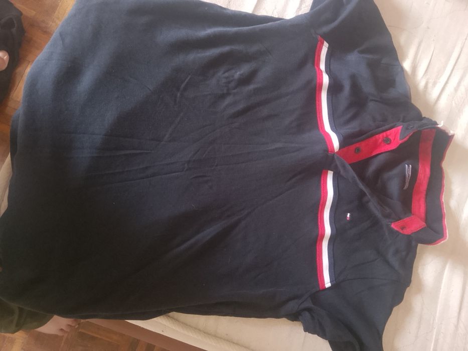 Tricou Nou polo bărbați Tommy Hilfiger mărimea XXL – Negru cu detalii roșu și alb - Preț negociabil