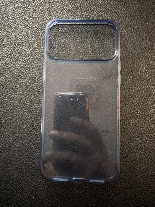 Iphone 17 pro max чехол