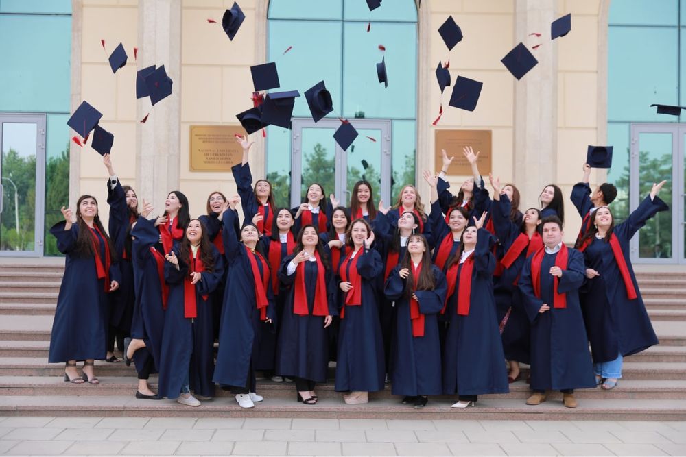 Мантия в аренду 1 шт-40.000. Мин заказ 10 штук