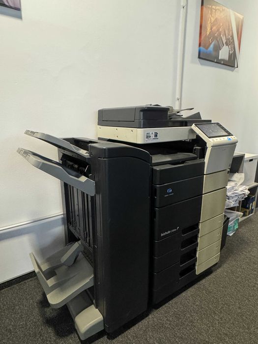 Konica Minolta Bizhub C454e – imprimantă multifuncțională profesională A3  Konica Minolta FS-534 - Finisor Capsator de Mare Capacitate