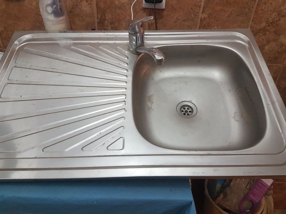 Vind accesori  baie in stare buna