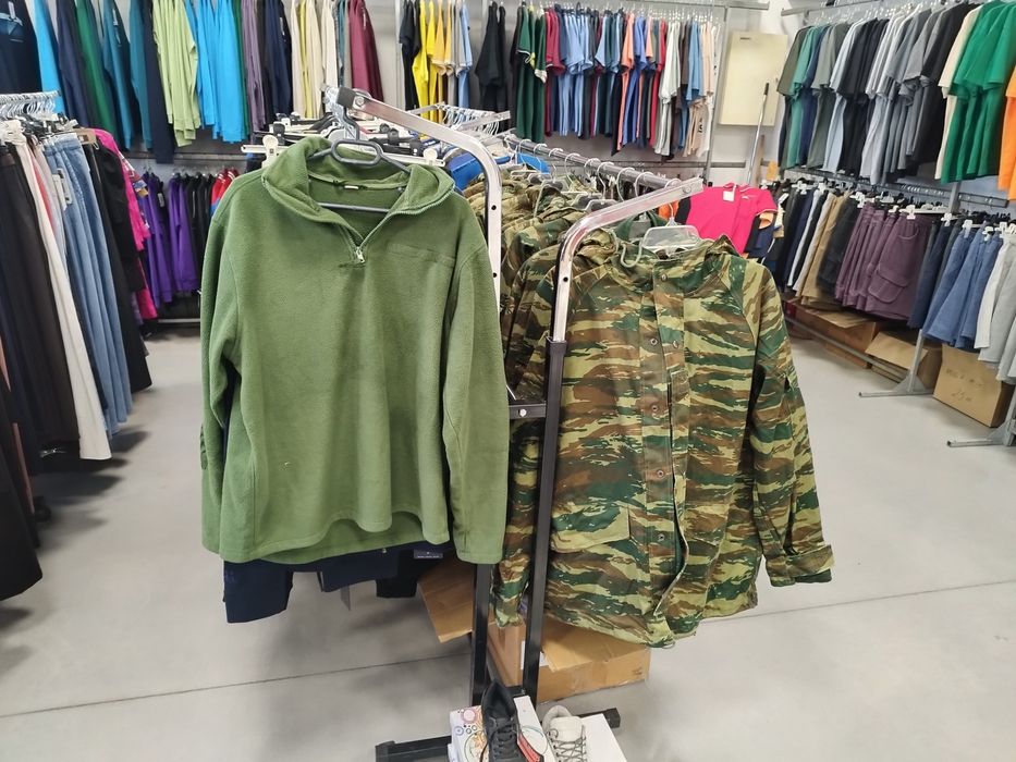 Камукамуфлажно яке,комплект с елек и качулка