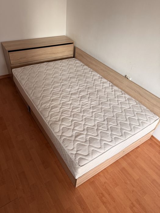 Легло с матрак и ракла