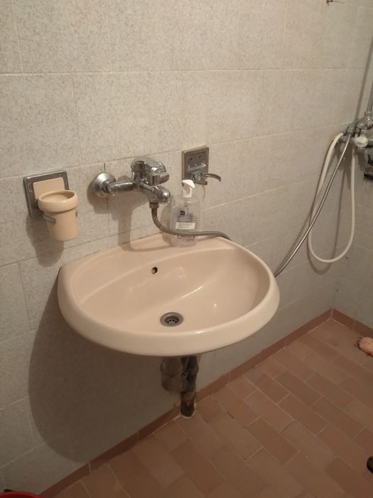 Давам под наем две стаи и кухня