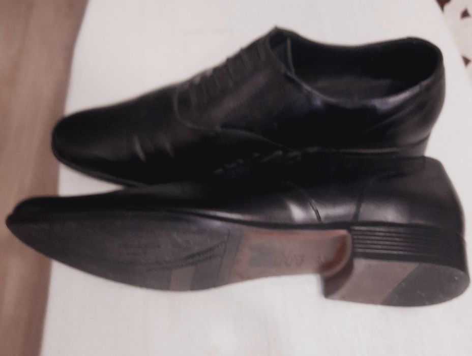 Обувки от естествена кожа спортно елегантни чисто нови с кутия