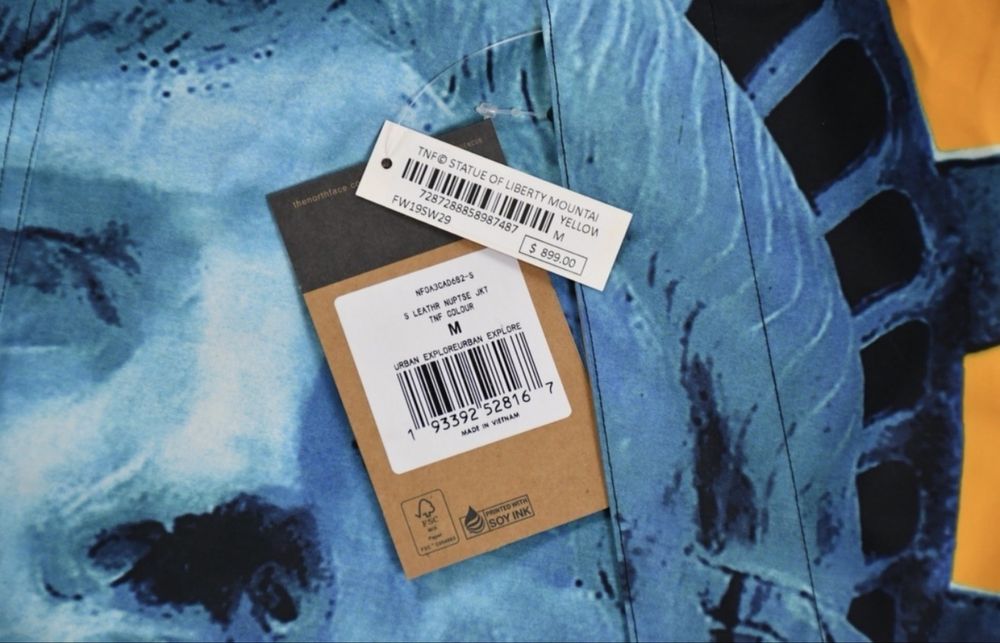 Supreme x The North Face Mountain jacket