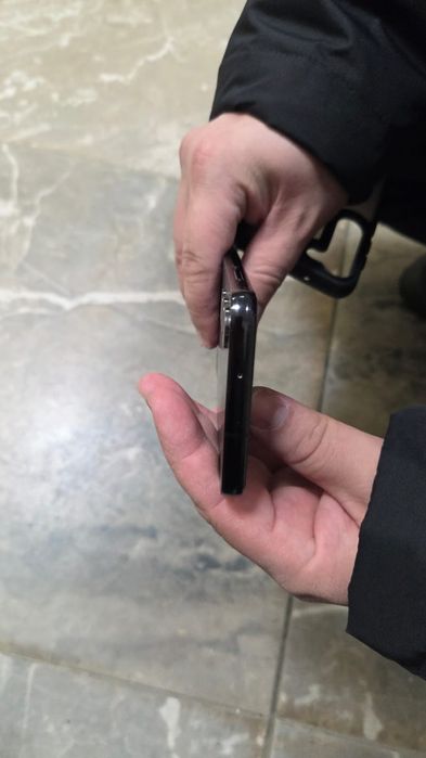 Самсунг s23 чёрный 256г