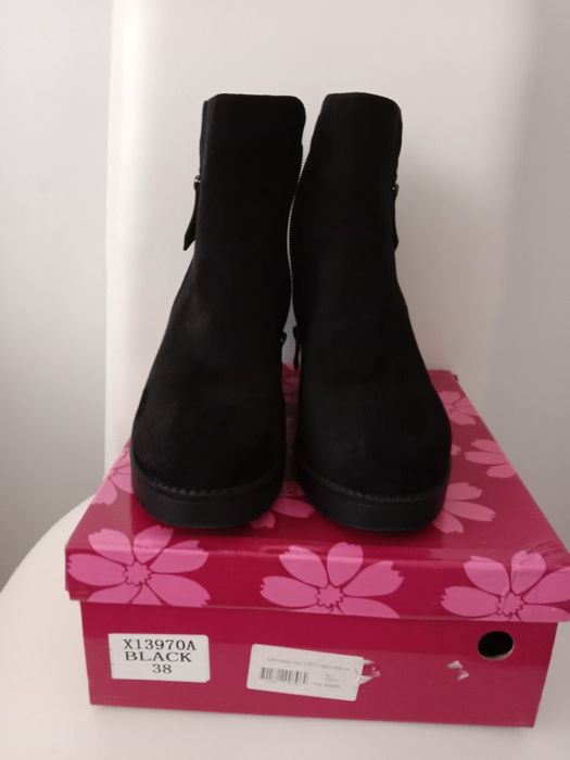 Продам демисезонные ботинки