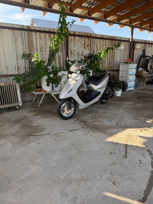 Мопед Honda dio af 57