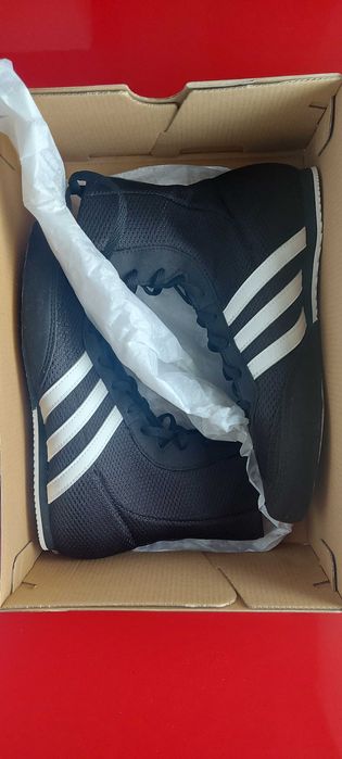 Adidas обувки за кик бокс - черни - чисто нови