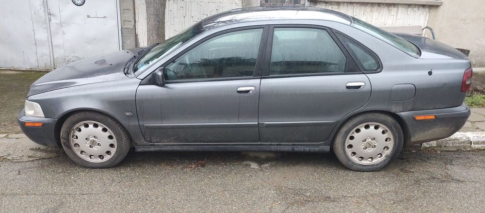 Волво s40 1.9d 2004г.