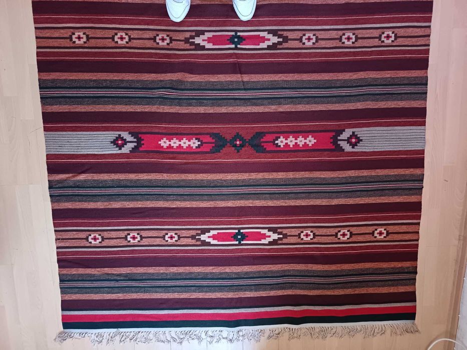 Автентичен чипровски килим