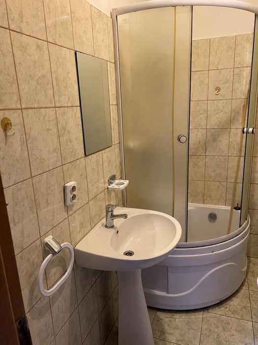 Inchiriez apartament cu 1 camera