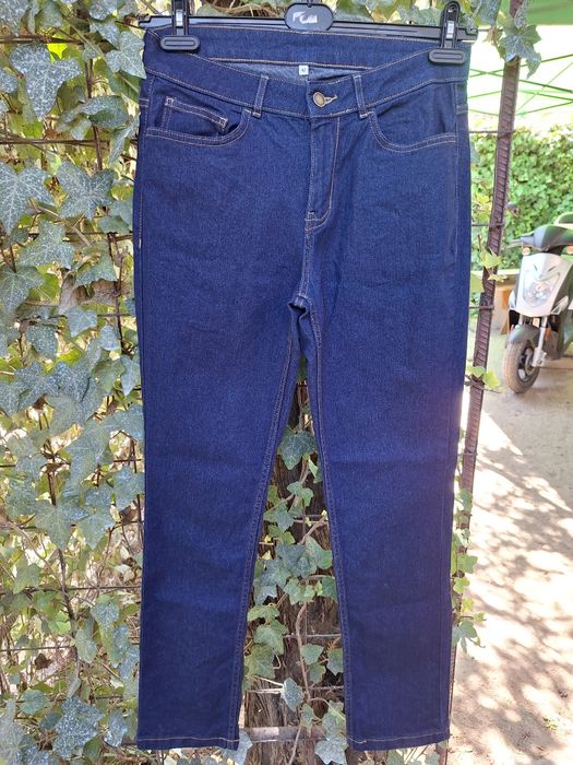 Blugi pentru damă, mărimea XL