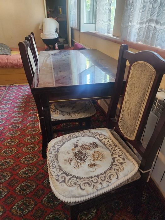 Стол раскладной, стулья комплект