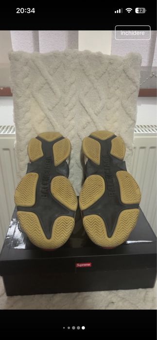 Balenciaga Triple S bred