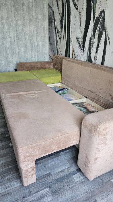 Срочно Продам диван прямой- угловой