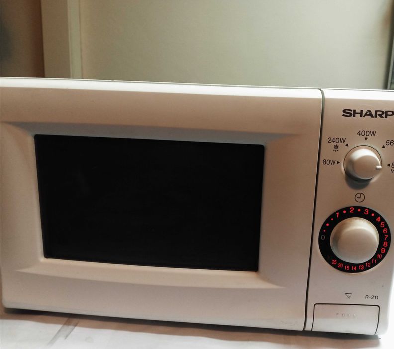 Микровълнова фурна SHARP