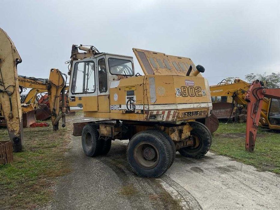Dezmembrez excavator Liebherr 902 - piese de schimb Liebherr