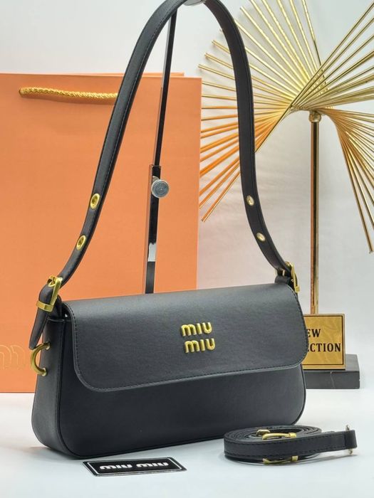 Geanta Miu Miu noua !!! Dimensiuni 28/15 !!!