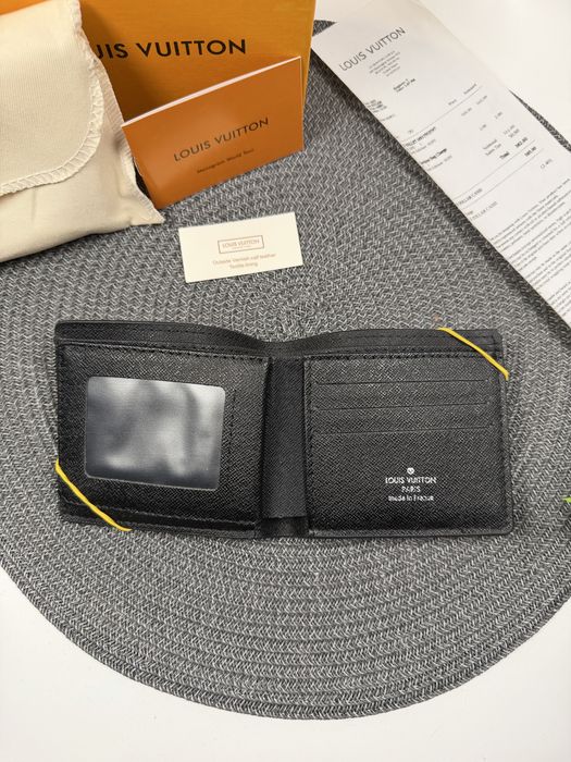 Louis Vuitton портфейли