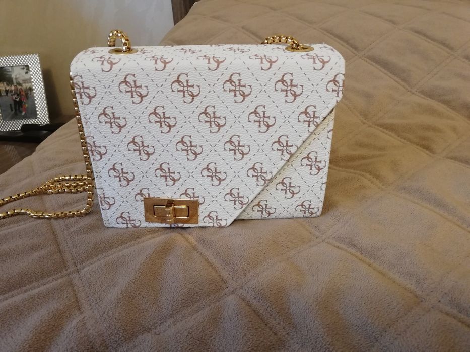 Малка дамска чанта - бижу