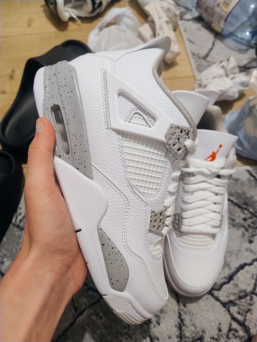 Jordan 4 frumoși