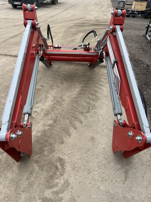 Incarcator frontal tractor