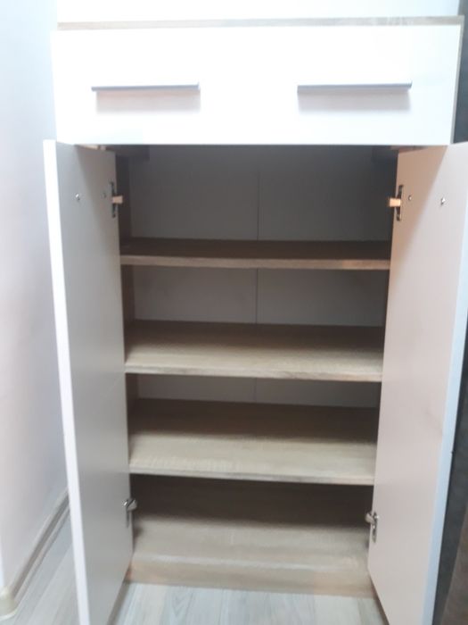 Vand comoda , noua  , import Germania