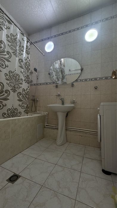 Сиз излаетган ховли уй!