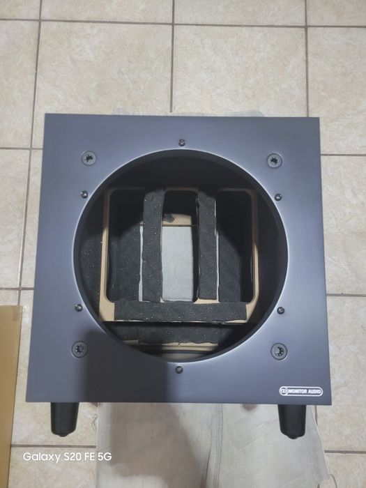 Vand subwoofer incinta