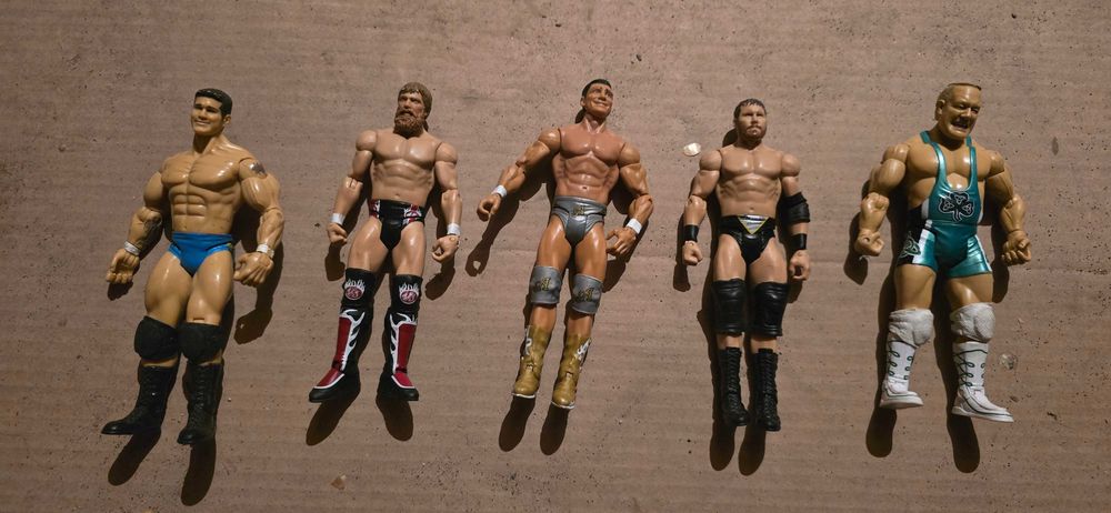 Фигурки на кечисти WWE