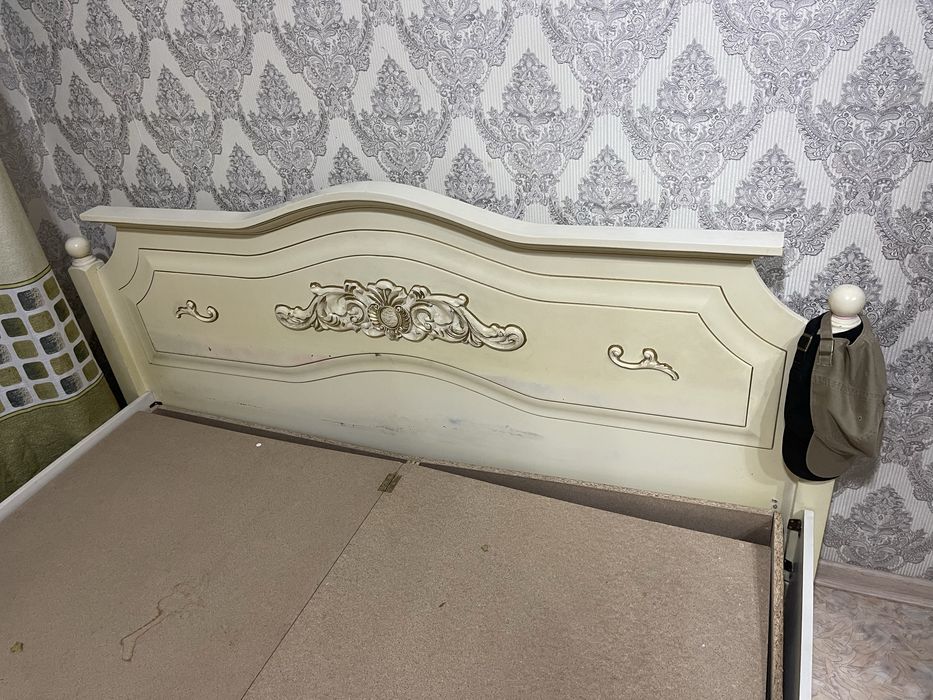 Кровать двухспальная