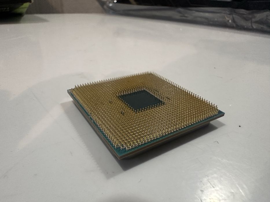 Процеесор Ryzen 5 2400G