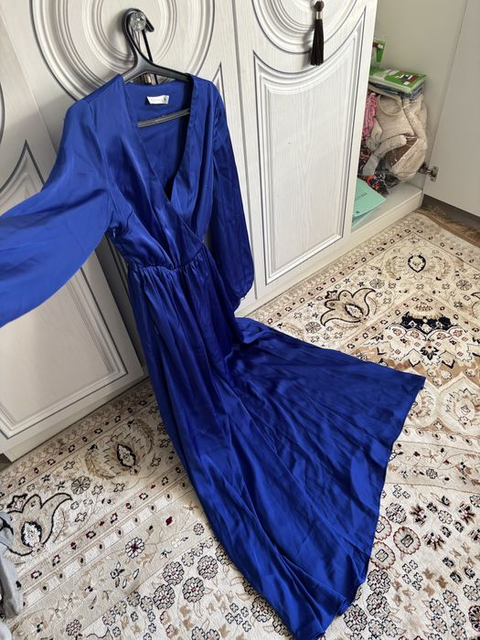 Вечерное платье с поясом