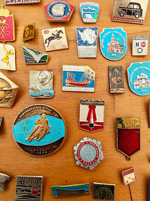 Колекция значки СССР социализъм ретро 150бр